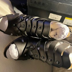 Size 6.5 G2034 L.A.M.B Leo layered pump gunmetal Gunlea item# 3237203